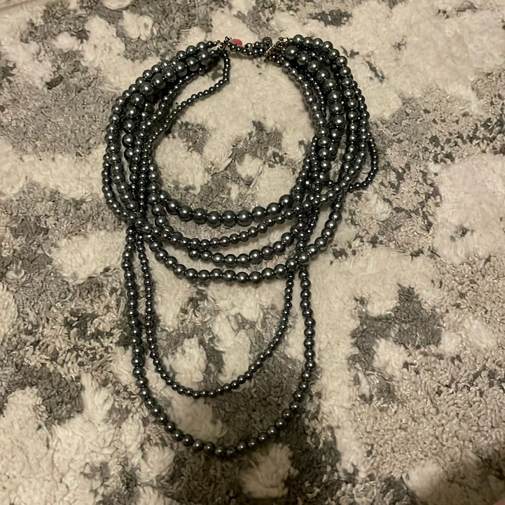 v i n t a g e :: 
Dark gray beaded necklace art deco vintage pinup